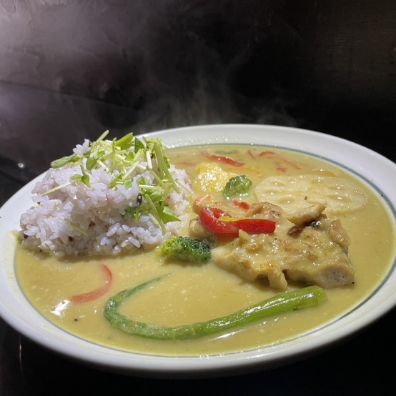 スパイスカレーRODEOGARAGE (ロデオガレージ)